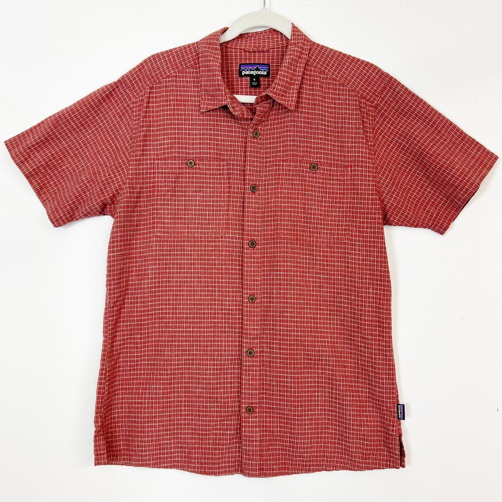 Patagonia Men's Medium Back Step Button Up Short Sleeve Shirt Plaid Red